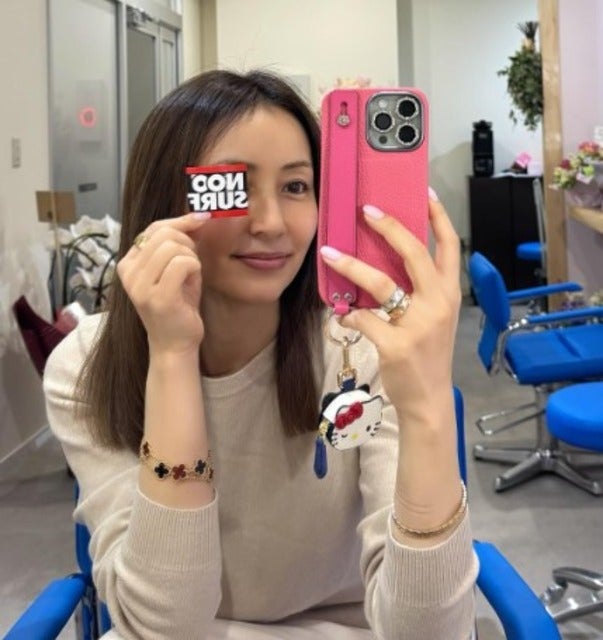 矢田亜希子が松本さんのサロンで全体的にカット！