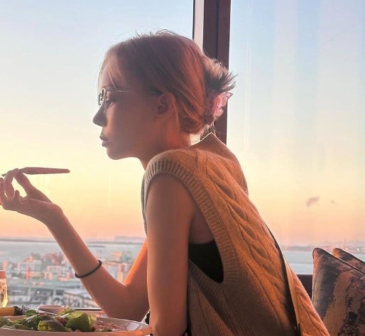 大人気韓国アイドルのオフショットが