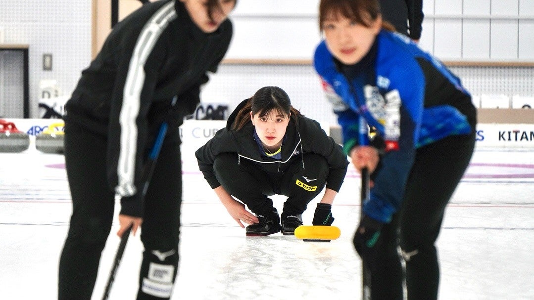 “氷上に響く眼差し”が話題…カーリング美女が見せた真剣な表情