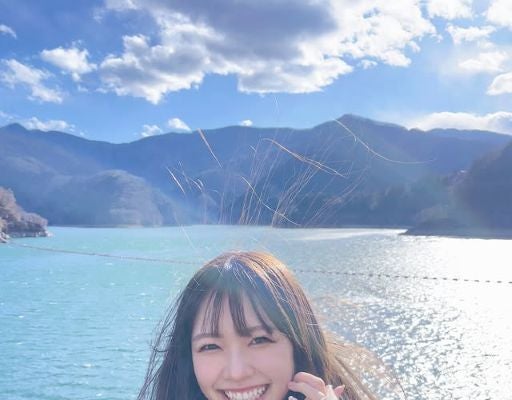 「何枚目のアートがお気に入り？笑」激カワモデル・八伏紗世、風強すぎでもはやアート？なショットが可愛すぎる！