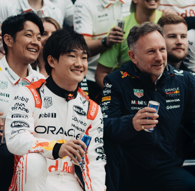 角田裕毅がホーナー代表に感謝の想いを投稿「ここで学べたことに感謝。これからが勝負」