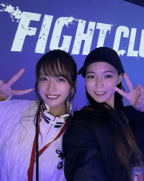 グラドル桜りん”FIGHTCLUB2 観戦”！ラウンドガール同伴のグッジョブフォトにファン大喜び