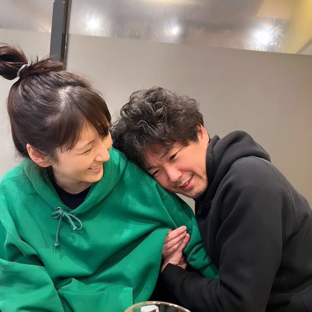 あの俳優夫婦が付き合いたてのような”ラブラブショット”を披露し話題「一生甘えてください笑」