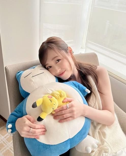 福原遥　カビゴンとピカチュウのキュートなコンビに癒される