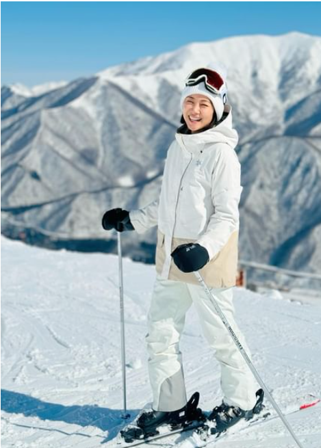 「広告かと思った❤️‍🔥」潮田玲子が子どもたちと一緒にスキー合宿をする様子を公開！👀✨