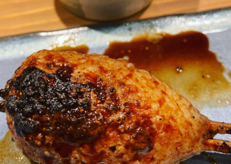 杉田かおる、リニューアルした焼き鳥屋を満喫！『焼きおにぎりが絶品』