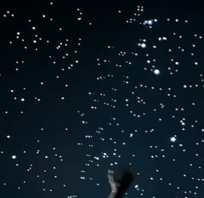 井浦新がプラネタリウムでの芸術的な写真の数々を披露！