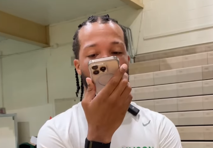 爆笑必至！ニックス選手の“寝落ちドッキリ”にファン大盛り上がり「KATが照れてた！？」