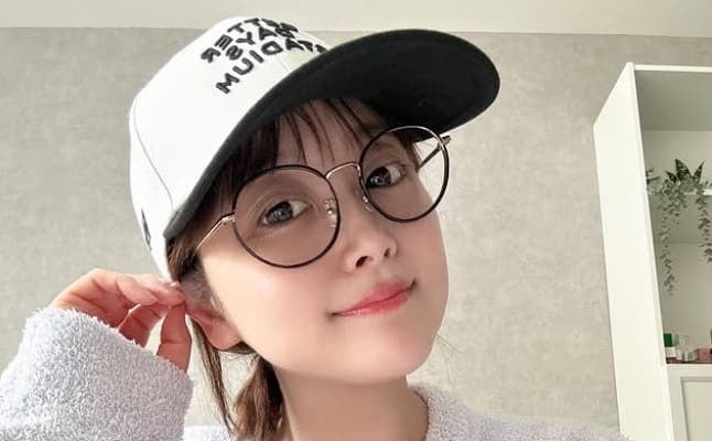 「そんな格好で…」鈴木奈々のオンライン講座ファッションにファン驚愕