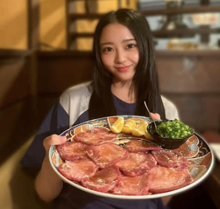 HKT48・大内梨果、ご飯に溢れた幸せショットを披露！