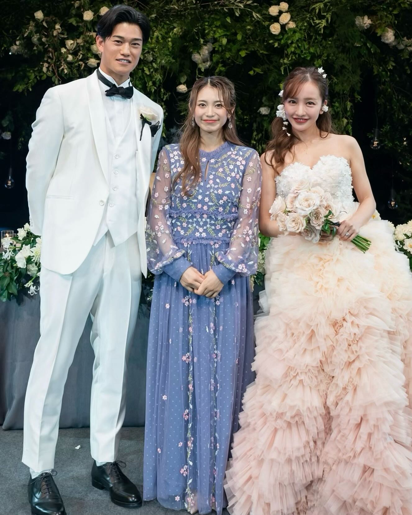 板野友美と高橋奎二の披露宴にファン思わず「素敵な夫婦写真」「幸せな気持ち」