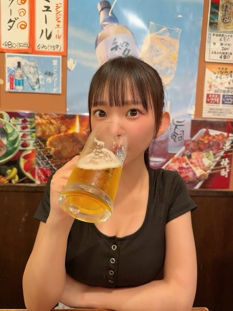 「朝の一言にビール片手」グラビアアイドルの“おはよう”が破壊力抜群すぎる