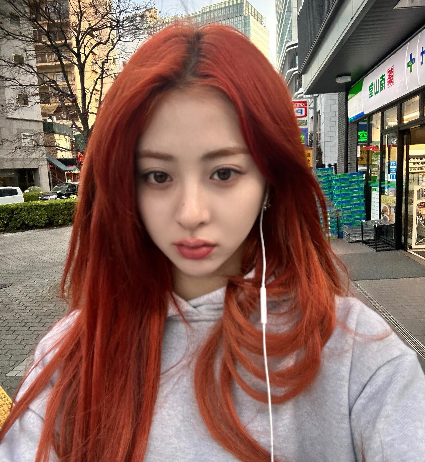 韓国大人気アイドルグループ唯一のアメリカ人!?ユンジンが最新ショットを公開!!