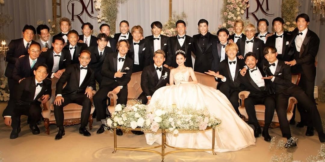 「メンバーが凄すぎて、、豪華すぎるやろほんまに」堂安律、結婚披露宴にサッカー日本代表メンバー集結！