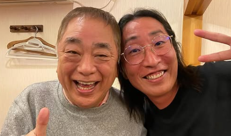 「顔が長い!?」ゆってぃが寄席オフショット公開「三遊亭好楽師匠とパチリ」