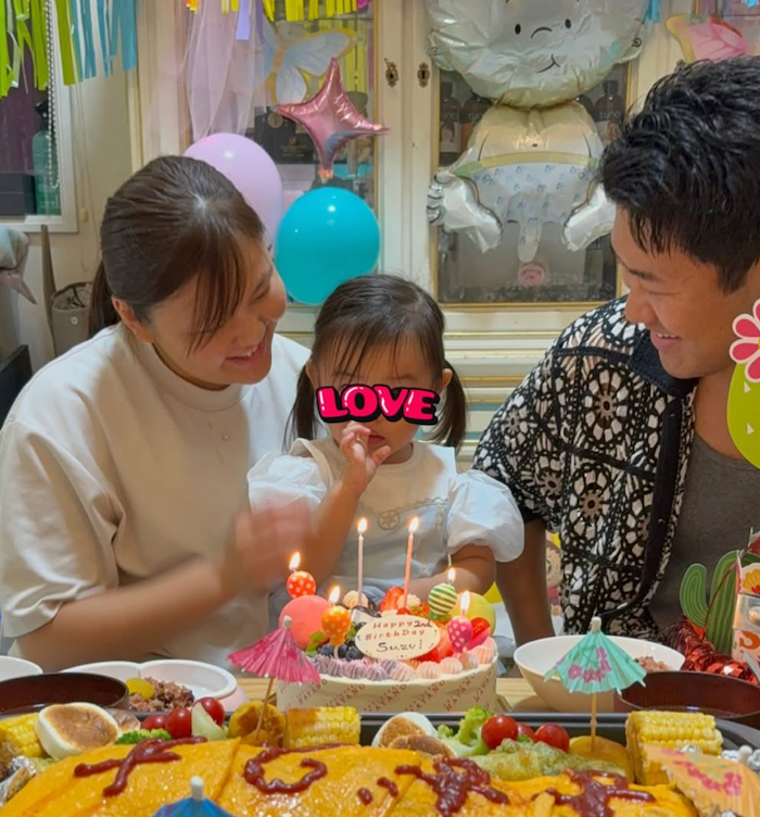 「2歳児にしては大きいね！」北斗晶、初孫♡すーちゃん誕生日会で家族ショット
