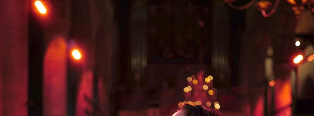 モデル・由布菜月　念願のコンサートでリラックス