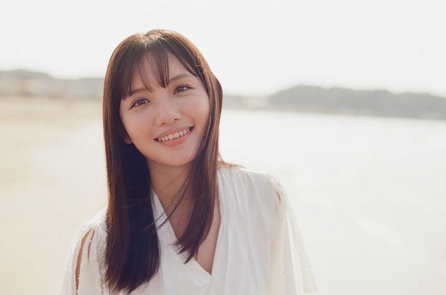 田中瞳アナ、初のフォト＆エッセイ出版決定！誕生日のお祝いも