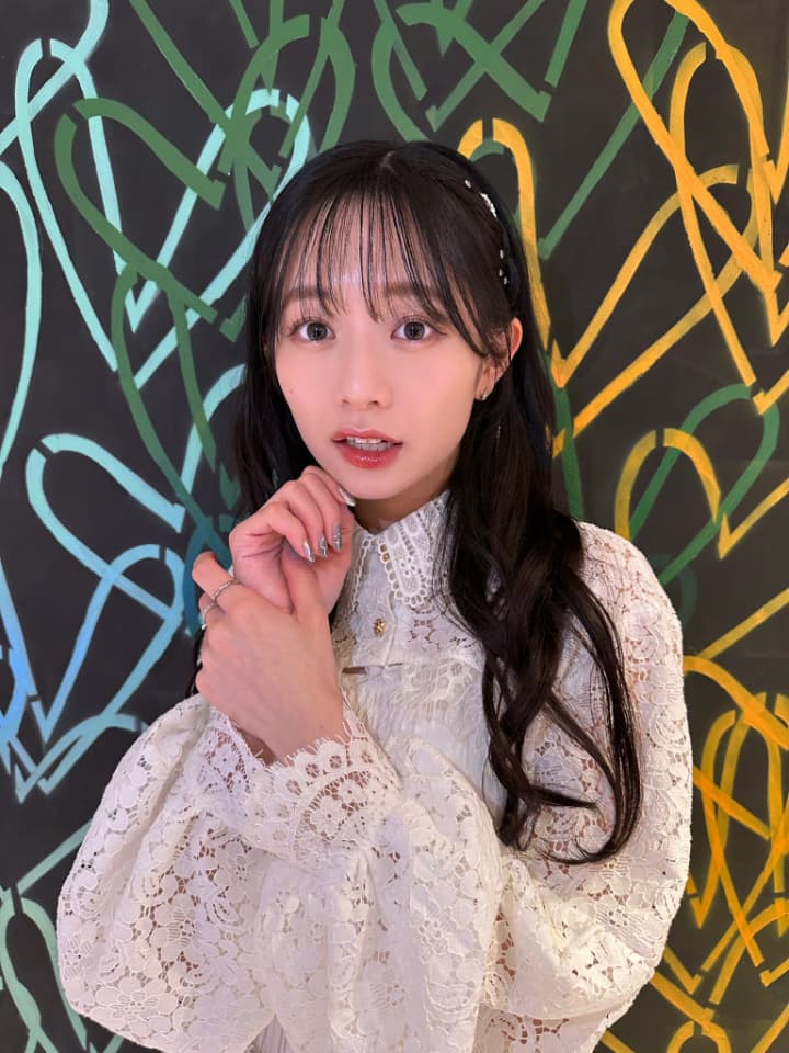 女優 伊藤萌々香の27歳バースデーショットが「可愛すぎる」と話題に！