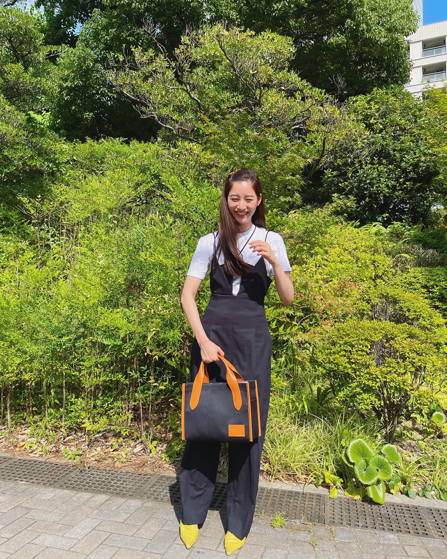 新木優子さんがオシャレ上級者のコーデを披露👗✨「スタイル、雰囲気、オーラ ありすぎです👍」