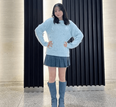 「とびきり可愛い美少女！」フィギュアスケーター＆女優の美女、”水色ファンシー・ミニスカショット”にファンときめく！