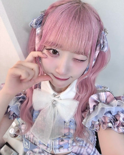 「顔面が大天才」人気アイドルがツインテールショットを公開し話題に