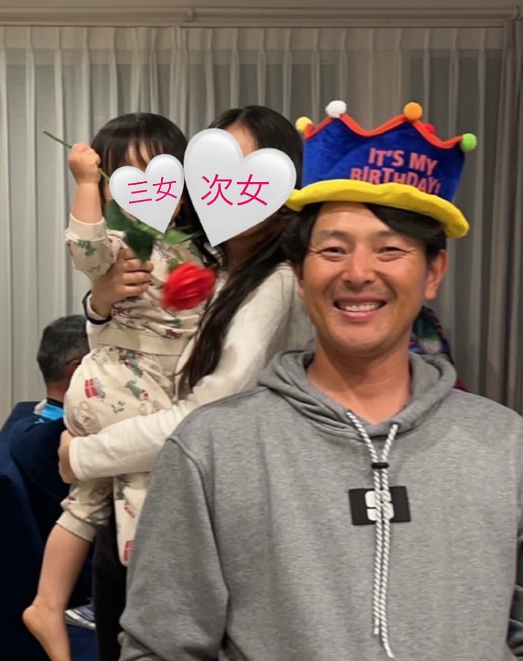 出逢った時は19歳！元メジャーリーガー・岩隈久志、44歳のお誕生日を家族で祝福！