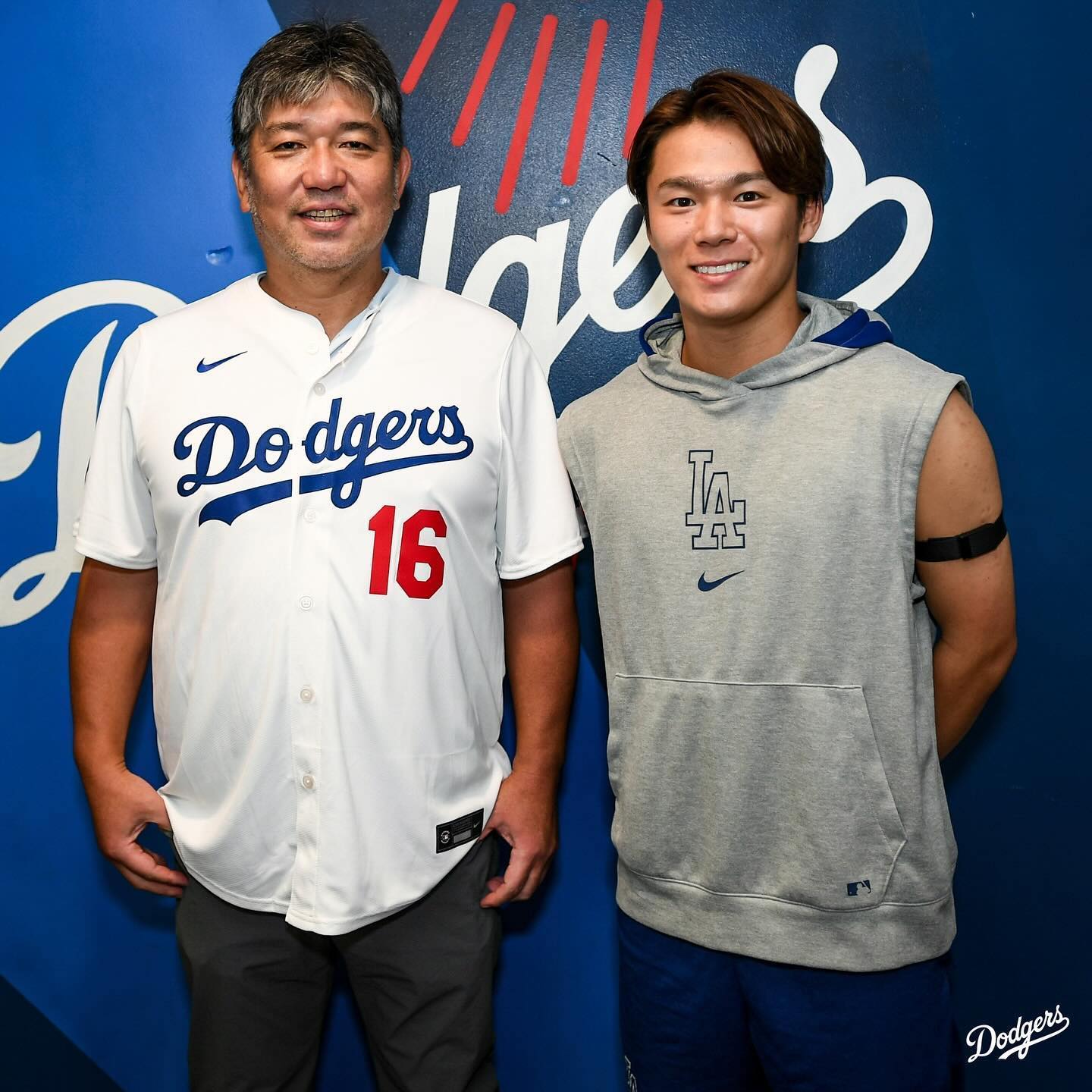 ドジャース式典イベントに日本球界のレジェンドが登場 大谷や山本とのツーショットも