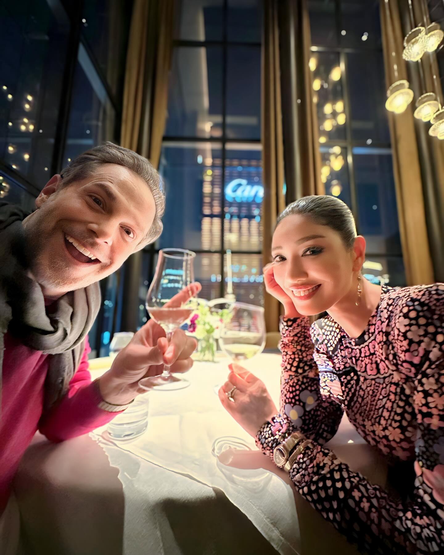 「テーマはピンク&グレー」アンミカがバレンタインデートを満喫🍷✨