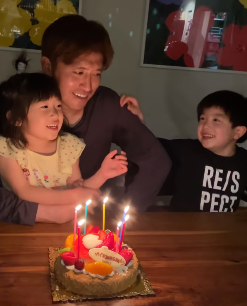 潮田玲子さんが夫・増嶋竜也の誕生日を子どもたちと祝福「37歳おめでとう🙌🙏🙏」