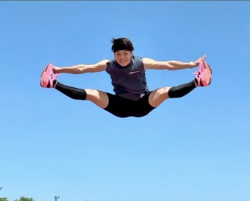 「凡人には超絶ムリ」おばたのお兄さんが超人級のジャンプを披露！？