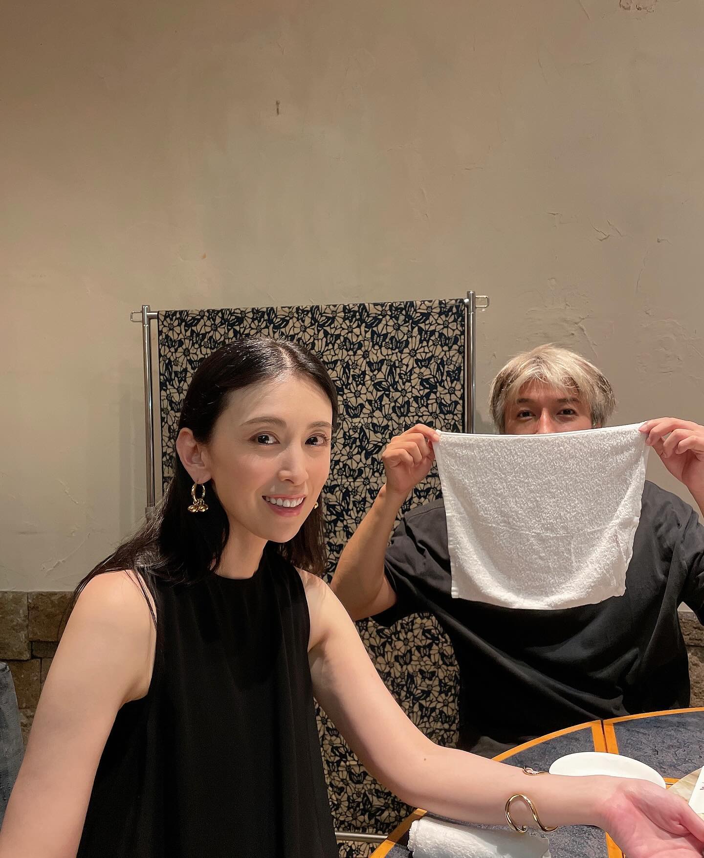 雛形あきこ、娘が撮った夫婦仲睦まじい姿に「良い家族！」「美男美女」と反響