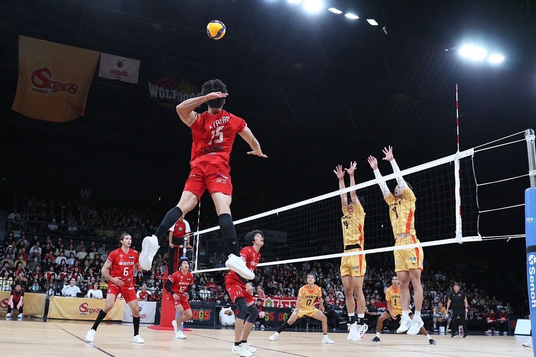 バレー男子日本代表・宮浦健人、新天地でのプレシーズンマッチで躍動！