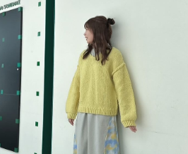 秋元真夏、最近の衣装を一挙公開！「花粉で目がつらいいぃ」