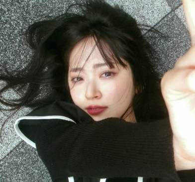 鈴木愛理、dazzlinのWebマガジンで透明感溢れるショットを公開！ファンから絶賛の声続々