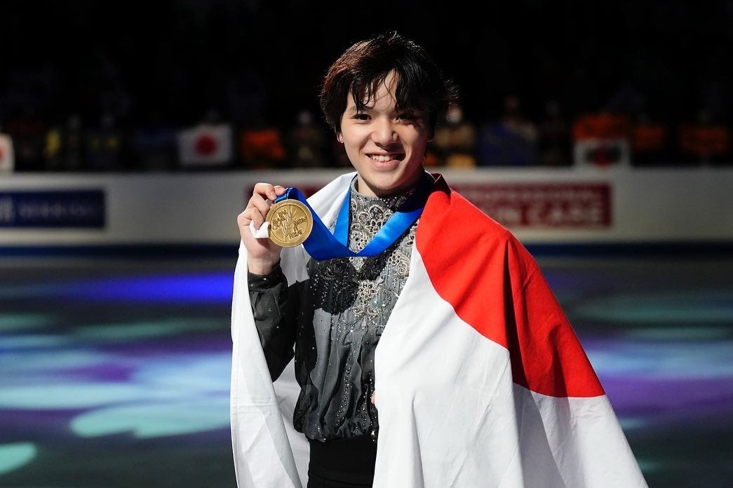 世界選手権連覇の宇野昌磨🏆メダル姿を披露🥇