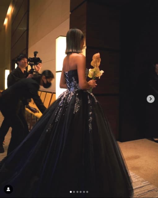 みちょぱ「お色直しサプライズ」の裏側ショット公開が話題！