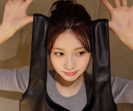 めるる誕生祭グッズが話題！レザーバッグ＆手書き缶バッジにファン大興奮