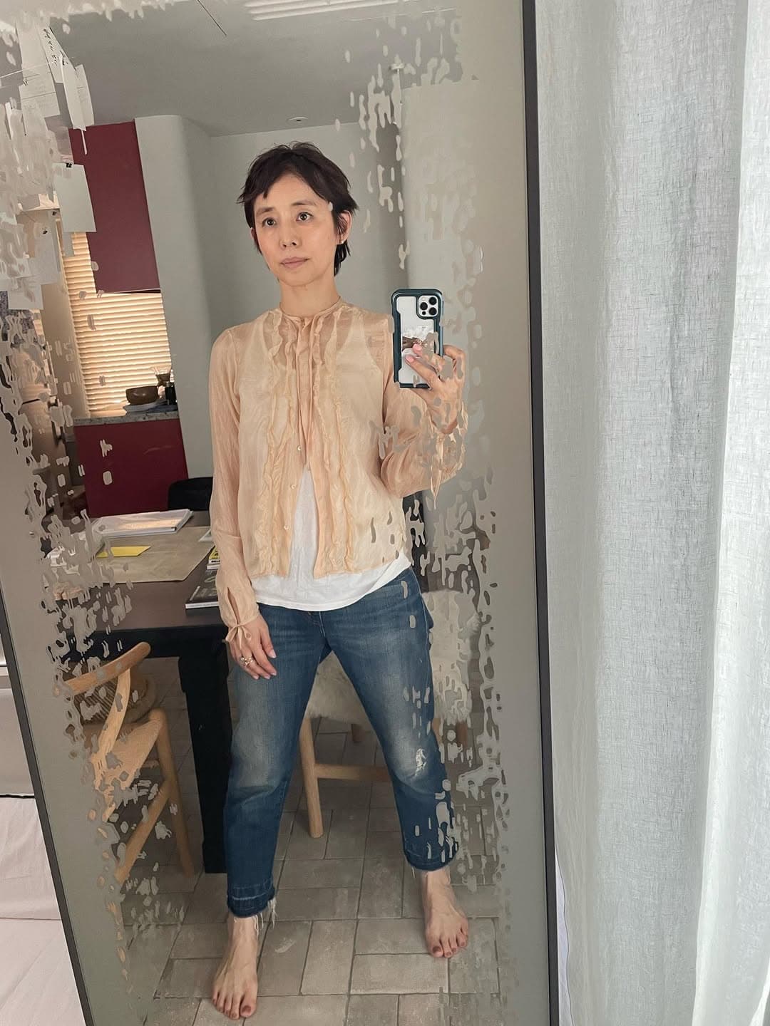 石田ゆり子がショートヘアを披露「凛とした美しさが際立ってます」などと多くのファンが反応