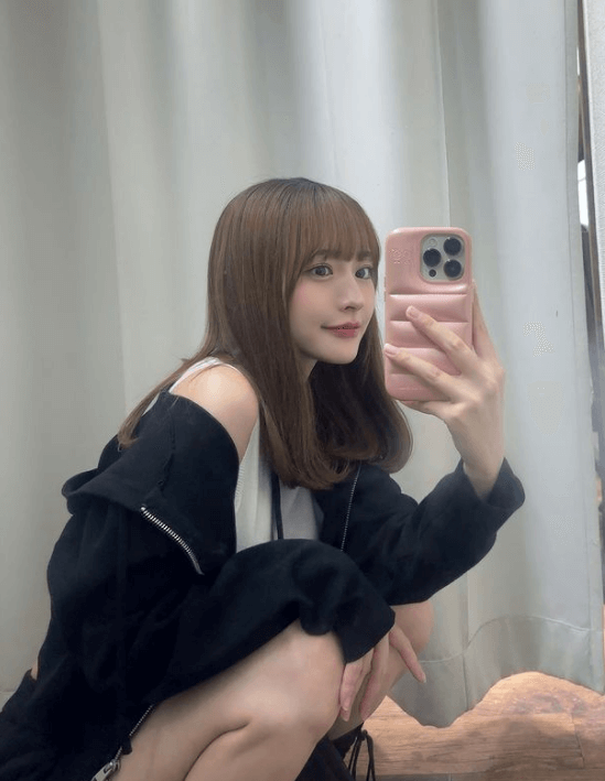 グラドル高崎かなみ、ファンドキドキの自撮りを公開し話題沸騰！「どんどん可愛くなっていく」と絶賛の声