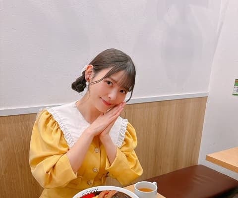 「フードファイターですかぁ」声優・上坂すみれのオムライス専門店での最強豪遊ショットにファンから反響