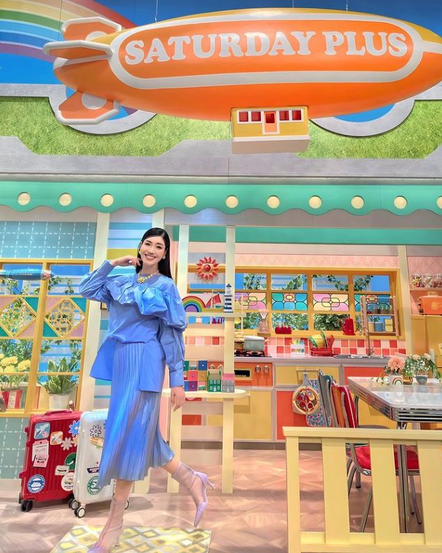 アンミカが全身オールブルーコーデを披露📸✨