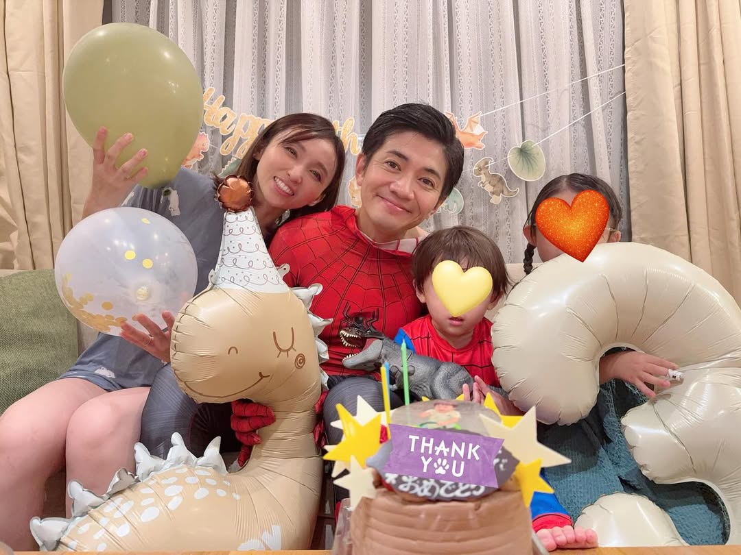 吉木りさ 夫・和田正人があの人気キャラに変身！？息子の誕生日を祝う家族ショット公開！