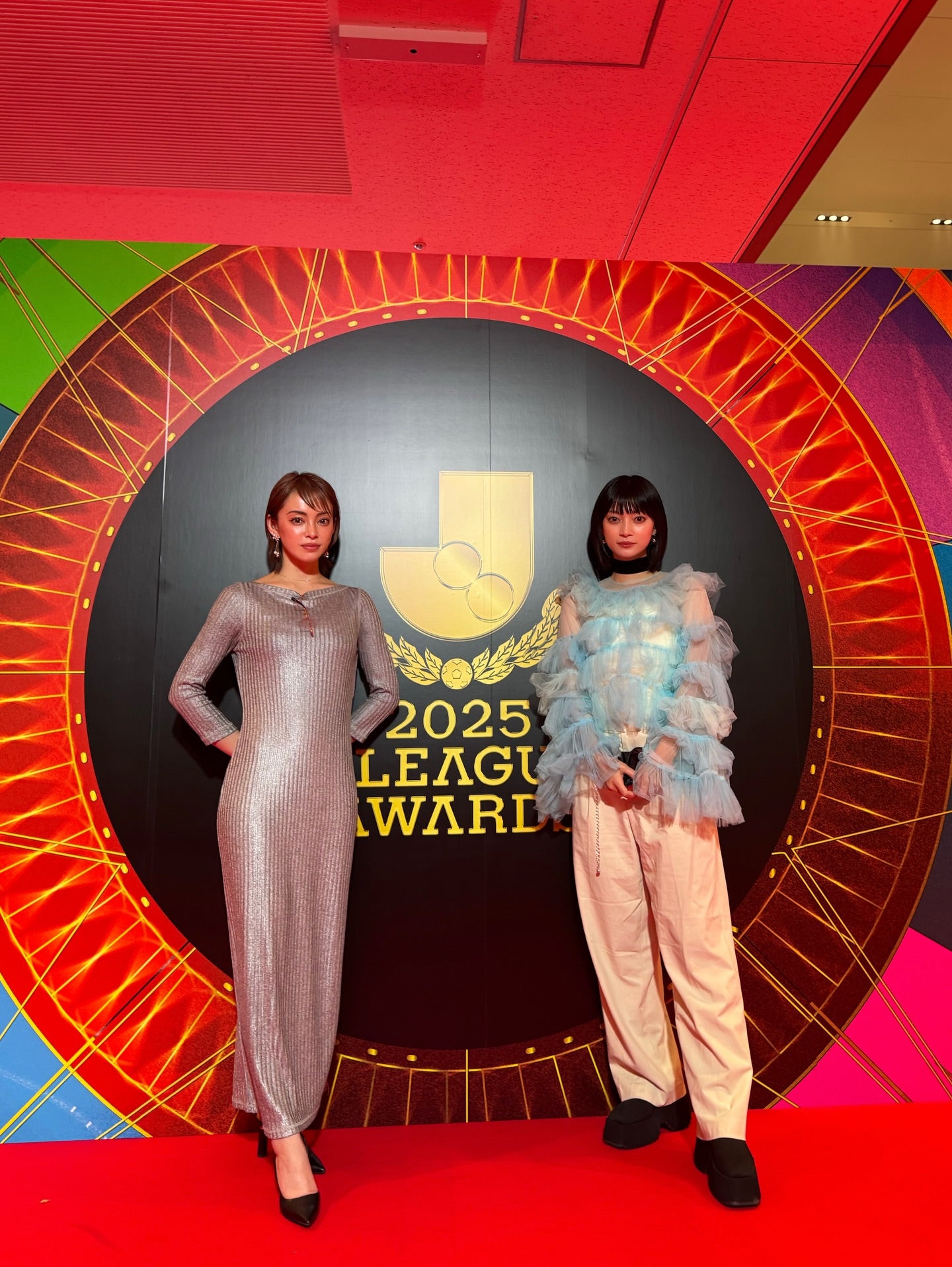 「華やかすぎる...」あの美女ドラマーがJリーグアウォーズ2025に参加！