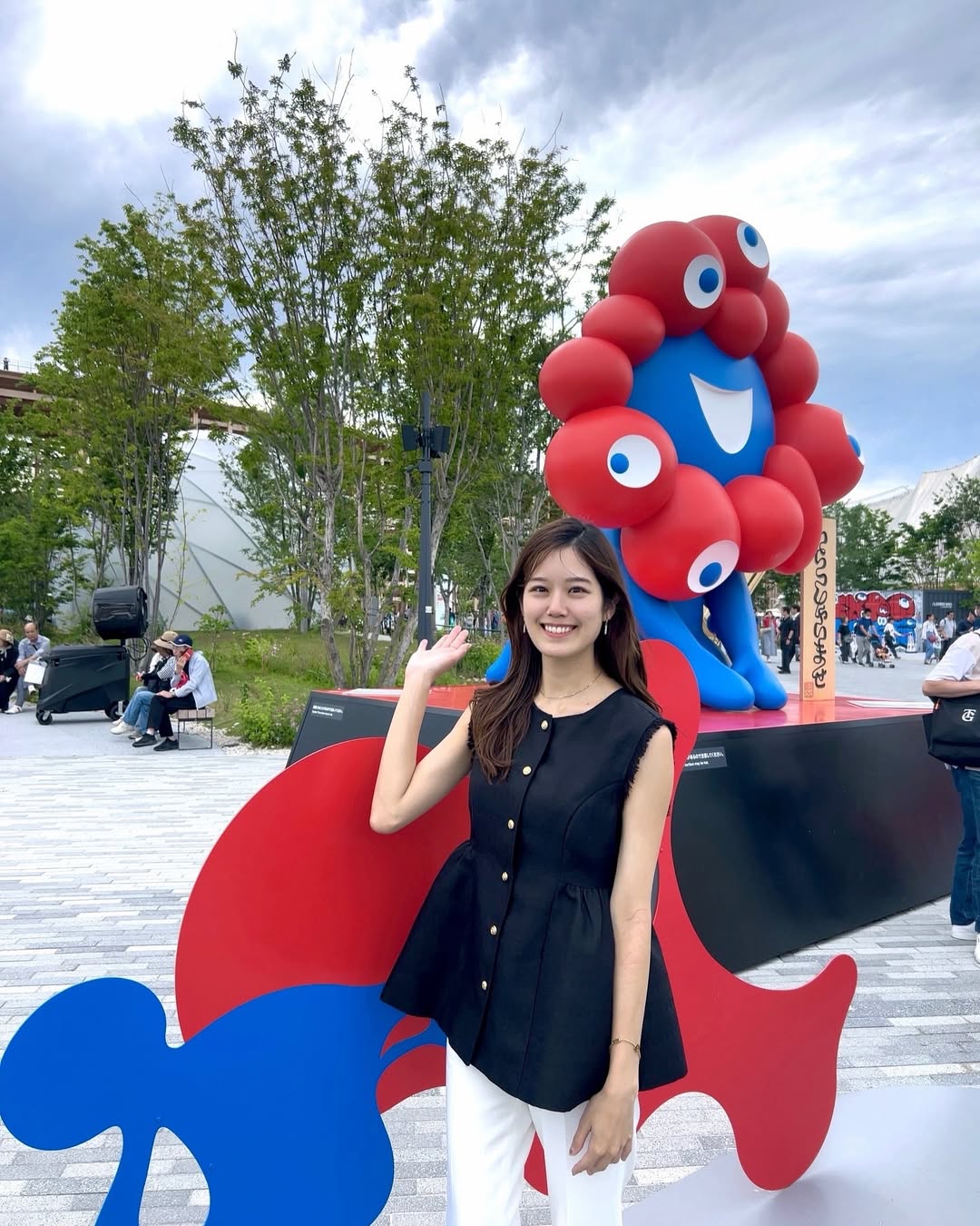 戸田山貴美アナ、大阪万博での写真を公開「さすが爽やかにキマッています！」