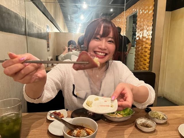 美人雀士 岡田紗佳が”彼女”と焼肉デート！？優しい彼女をXで自慢！