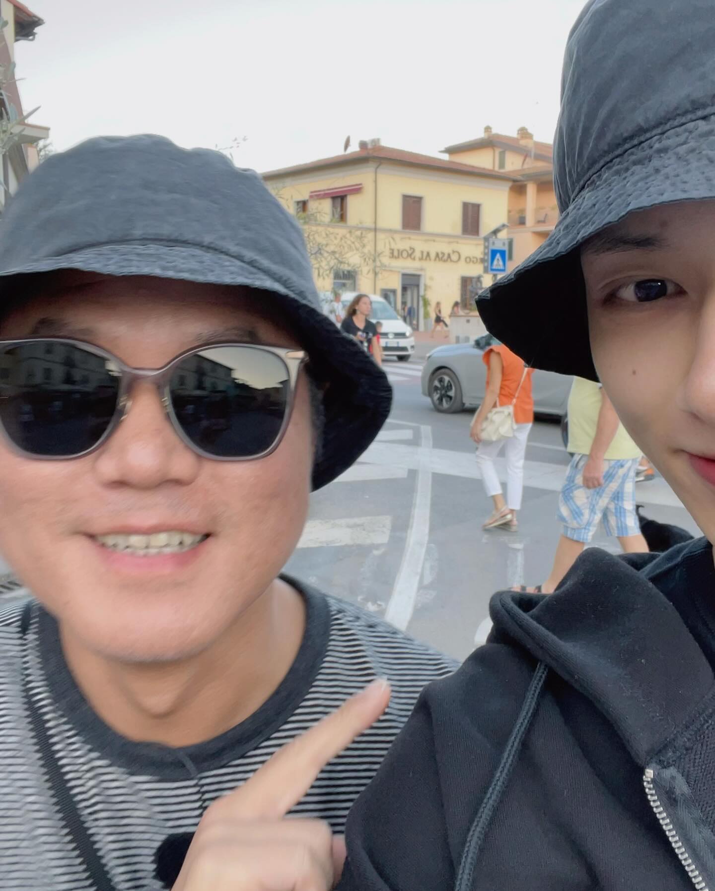 SEVENTEEN・ジュンと有名PDの密着2ショットが話題に🐱💎