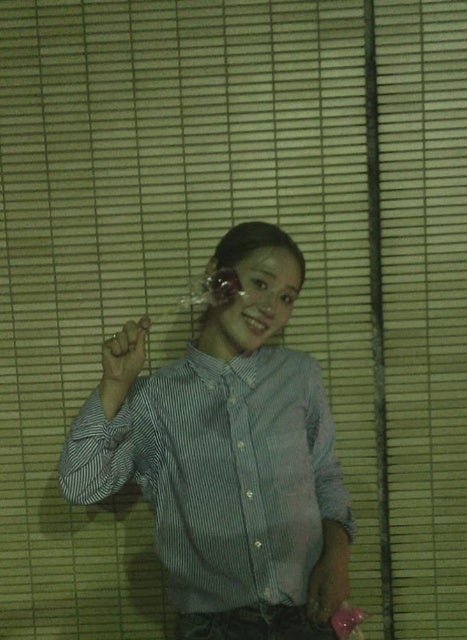 夏祭り気分！セレッソ大阪ヤンマーレディース・新井萌禾、花火と川遊びでリフレッシュ