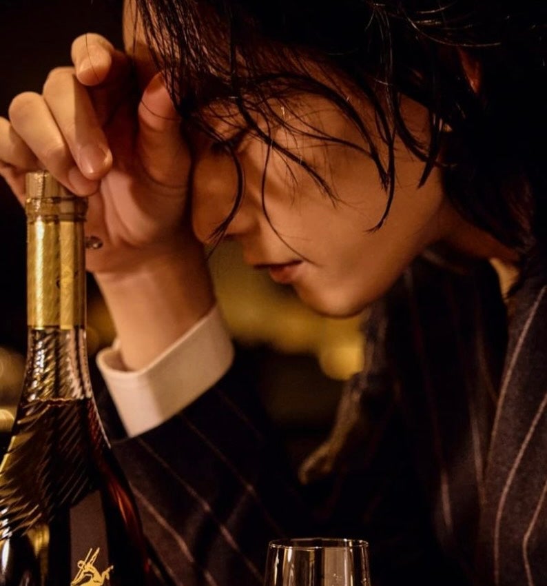 ”あのイケメン俳優”の上品な色気溢れる姿に「美し過ぎて言葉にならない」「かっこいい…」の声