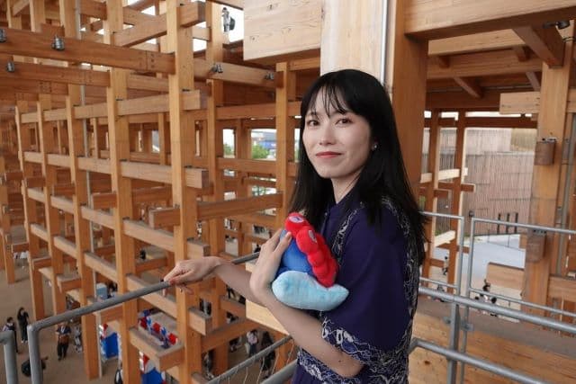 「万博楽しい」横山由依、寝ているミャクミャクと大阪・関西万博へ！